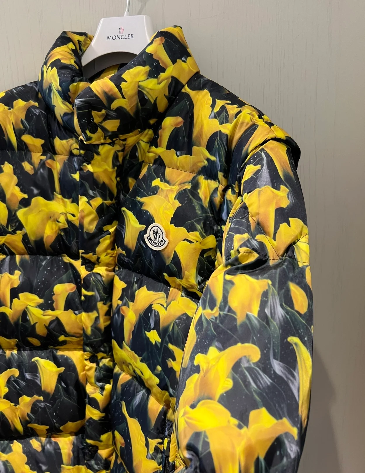 몽클레어 안세리컴 다운 자켓