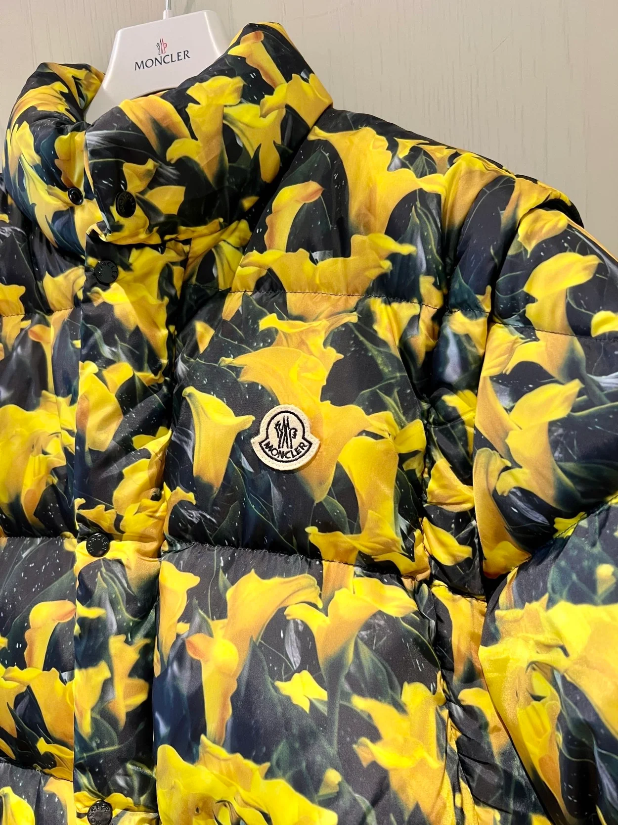 몽클레어 안세리컴 다운 자켓