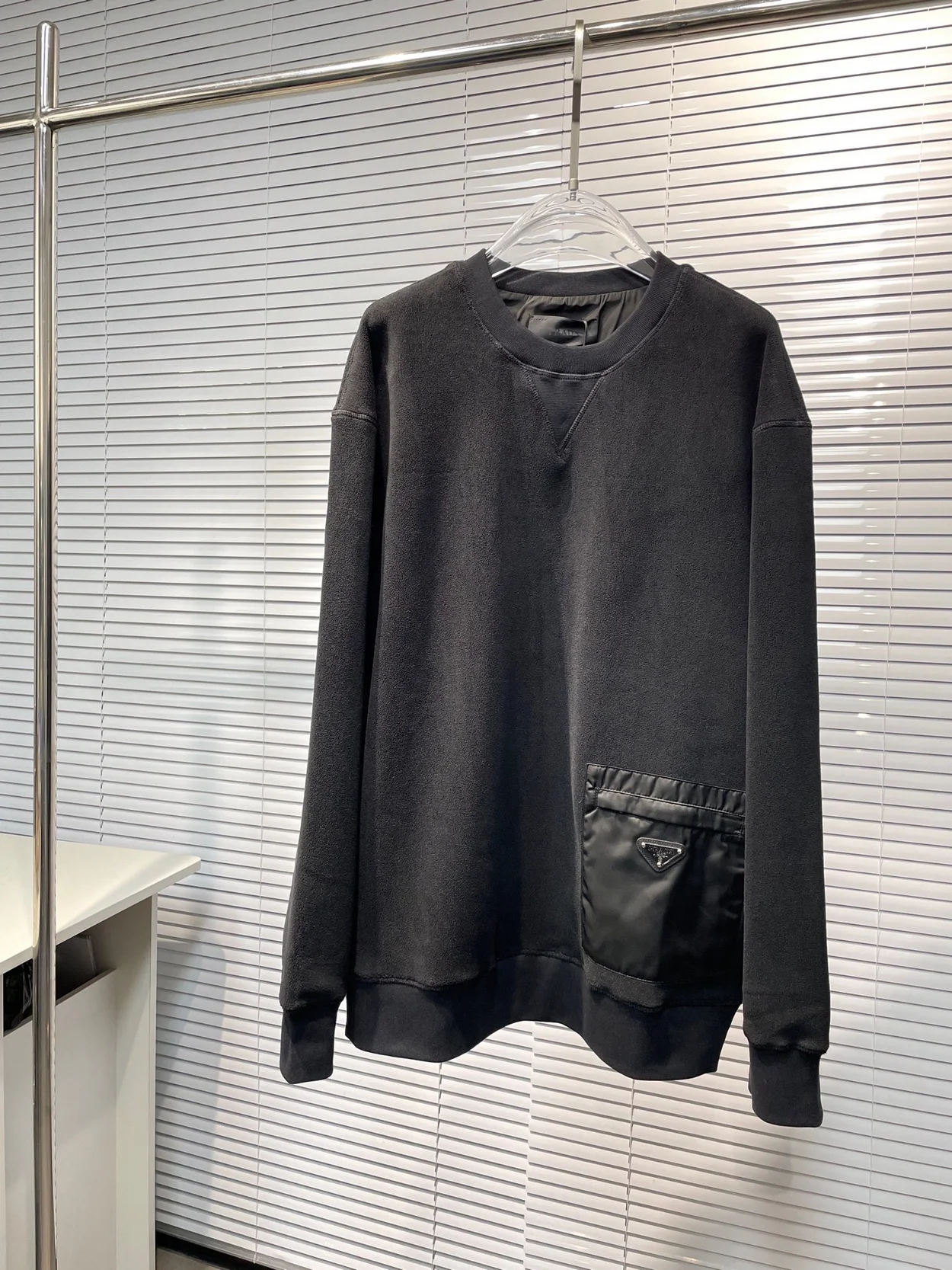 프라다 패브릭 테크니컬 스웨트 셔츠