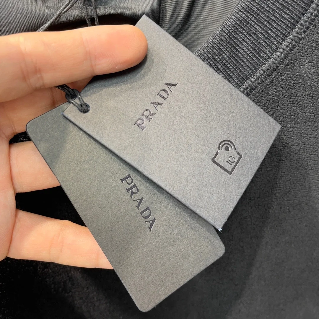 프라다 패브릭 테크니컬 스웨트 셔츠