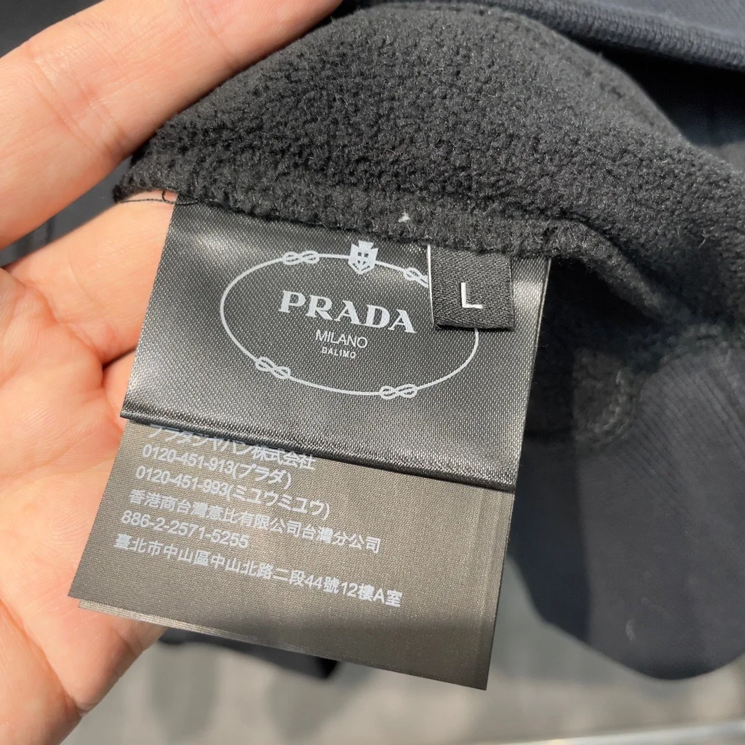 프라다 패브릭 테크니컬 스웨트 셔츠