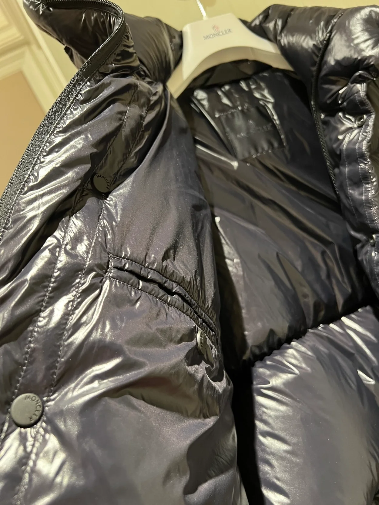 몽클레어 아플리케 로고 퀄트 셸 다운 자켓