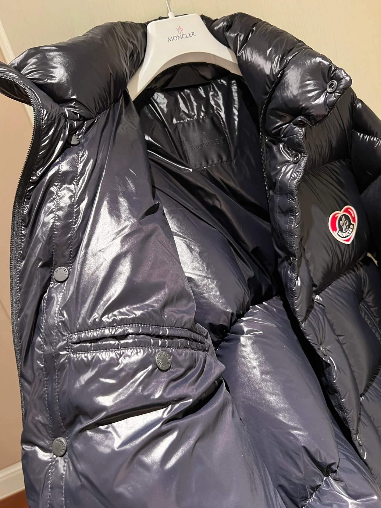 몽클레어 아플리케 로고 퀄트 셸 다운 자켓