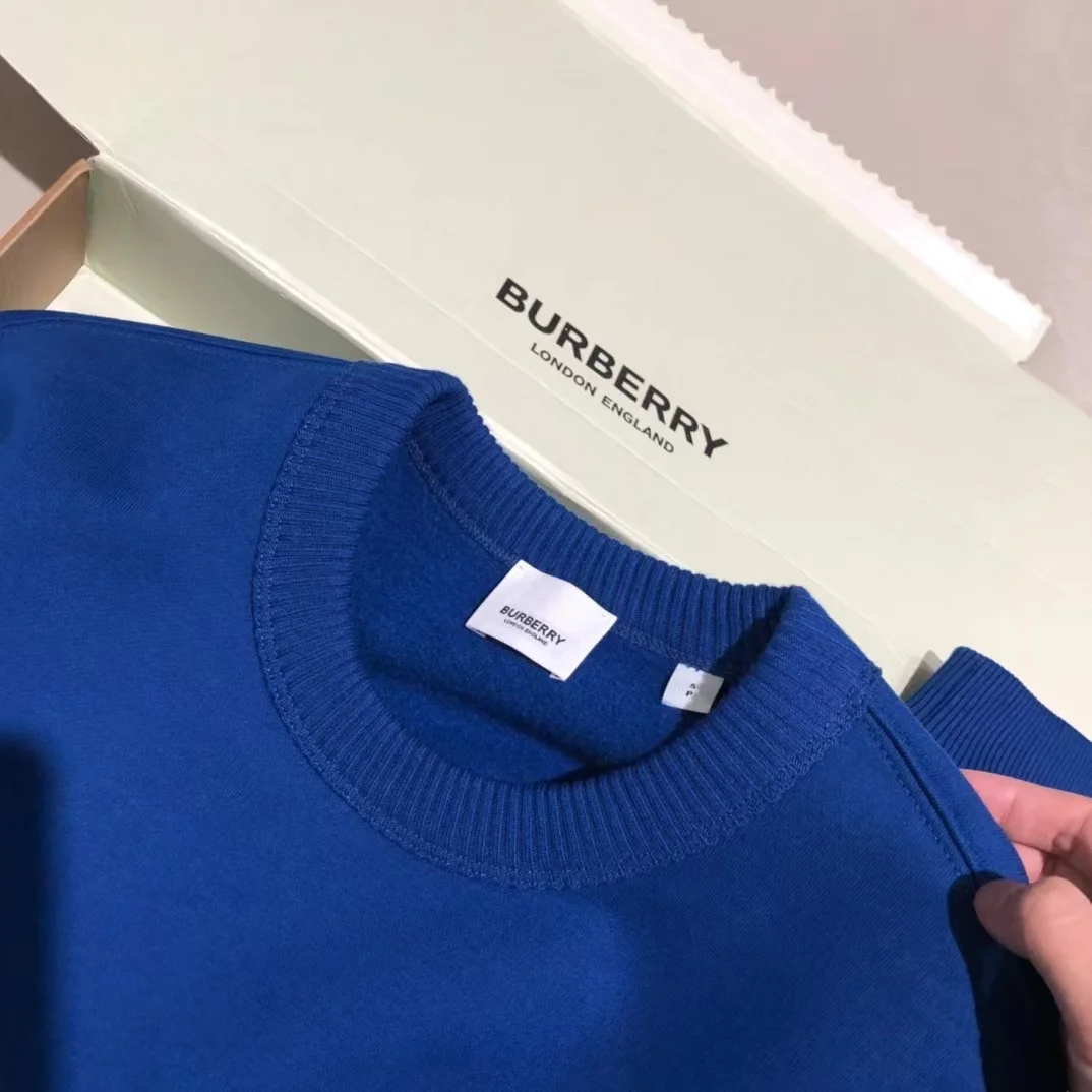 버버리 레터 그래픽 패치 스웨트셔츠