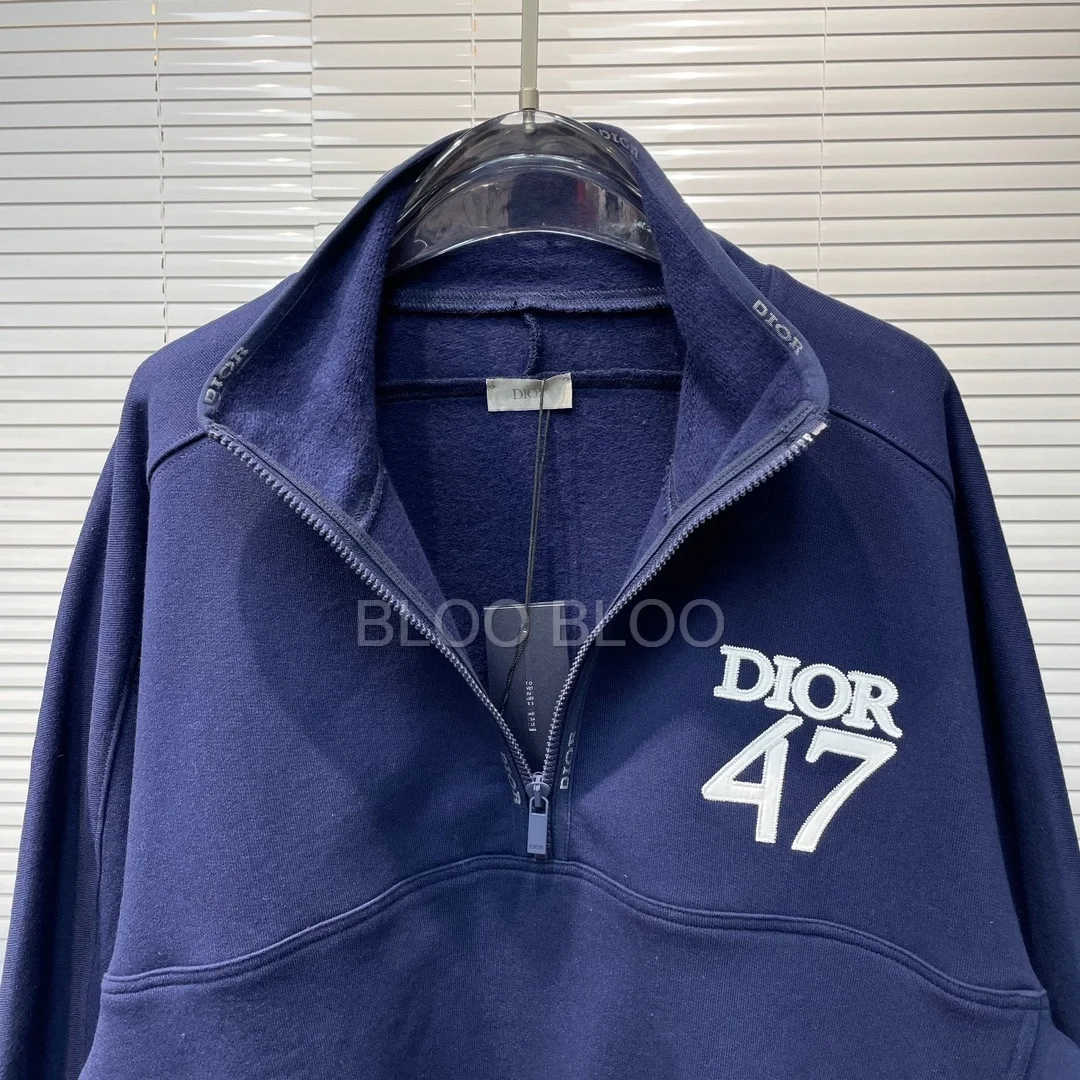 디올 레귤러 핏 스탠드 칼라 스웨터 네이비