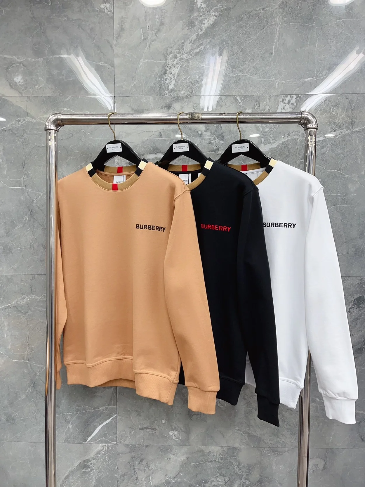 버버리 아이콘 스트라이프 코튼 맨투맨 블랙