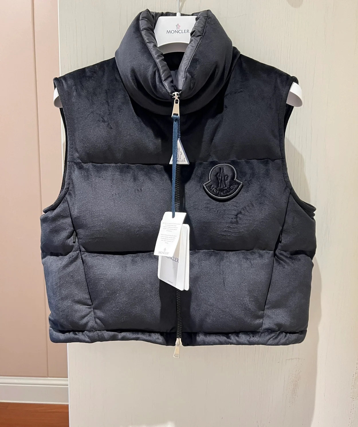 몽클레어 블라벳 다운 베스트