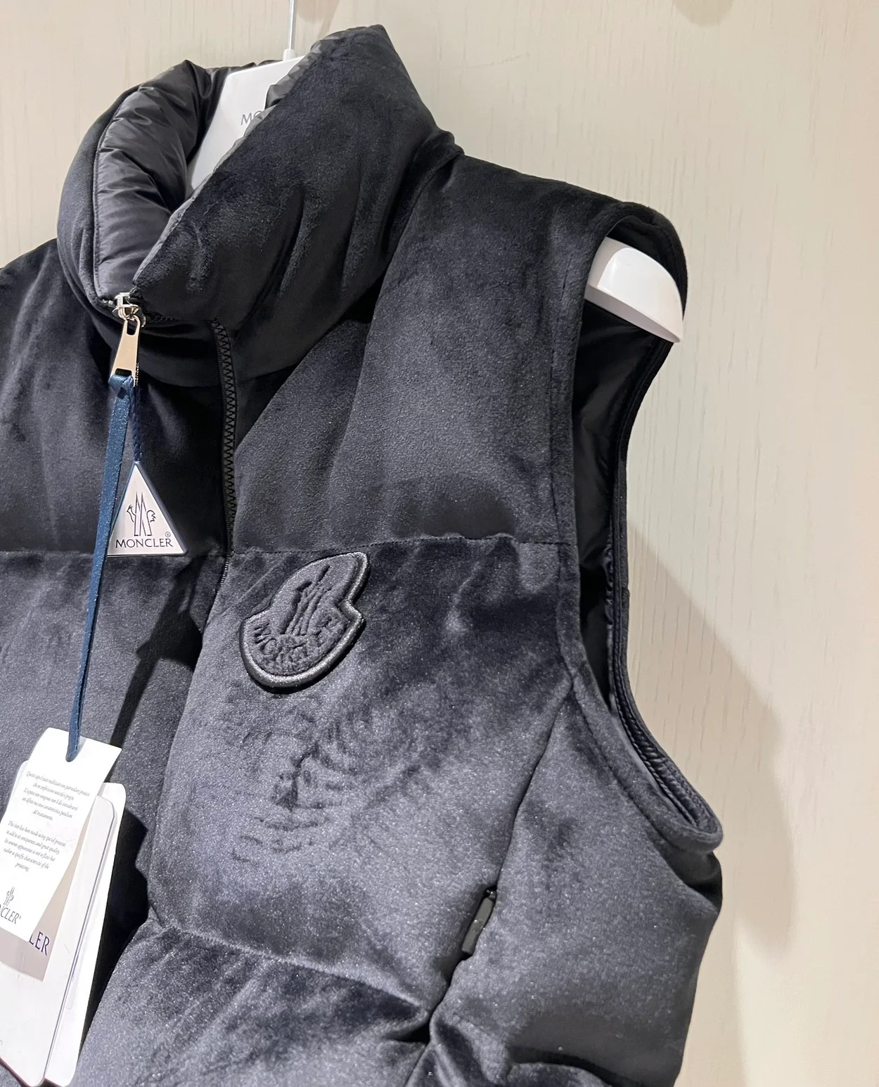 몽클레어 블라벳 다운 베스트