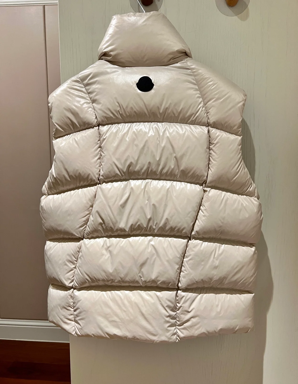 몽클레어 x 아디다스 오리지널 보존 다운 베스트