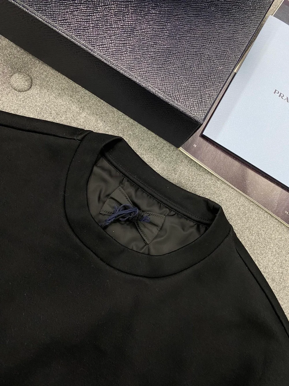프라다 테크니컬 코튼 스웨트셔츠