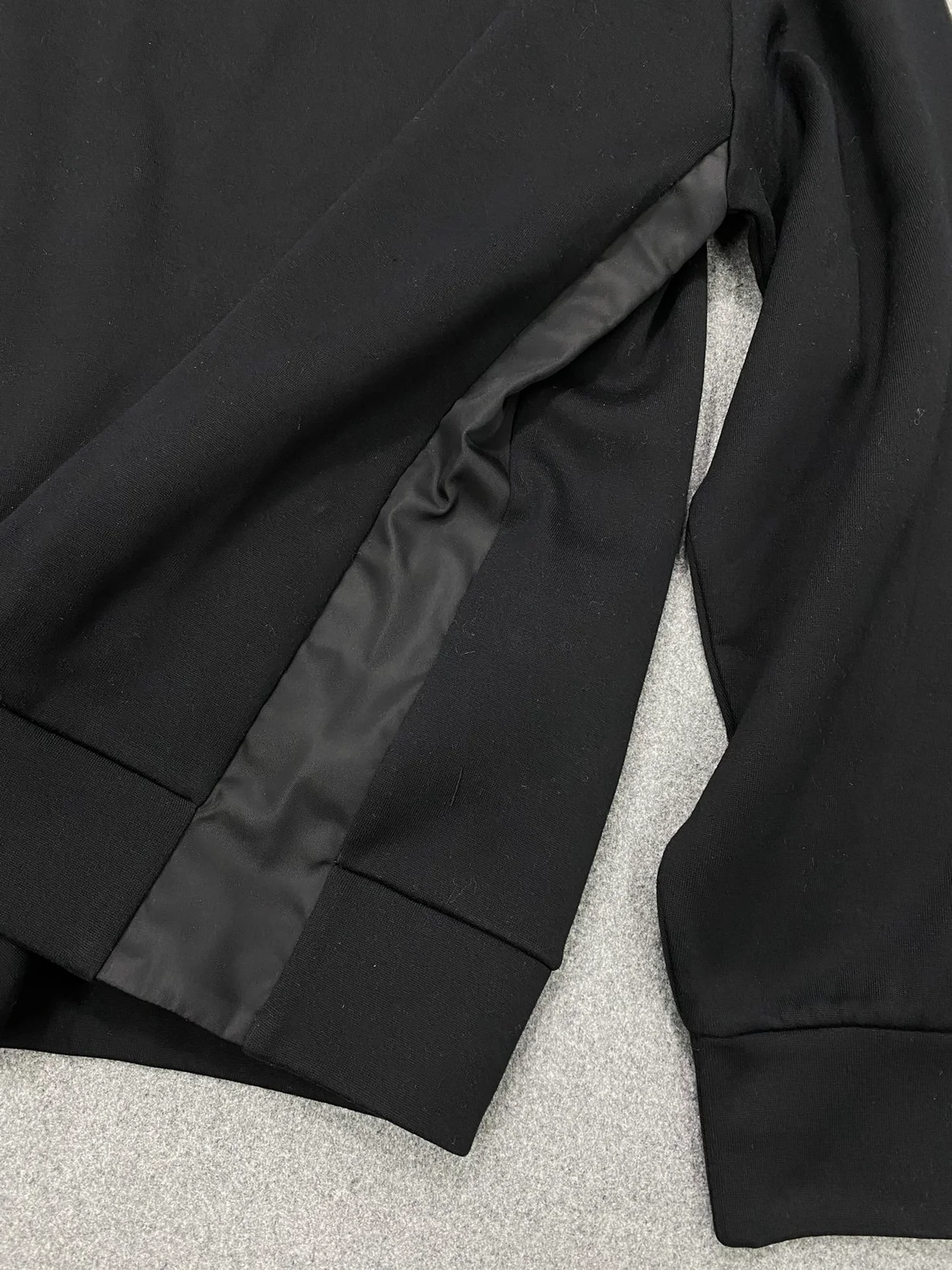 프라다 테크니컬 코튼 스웨트셔츠