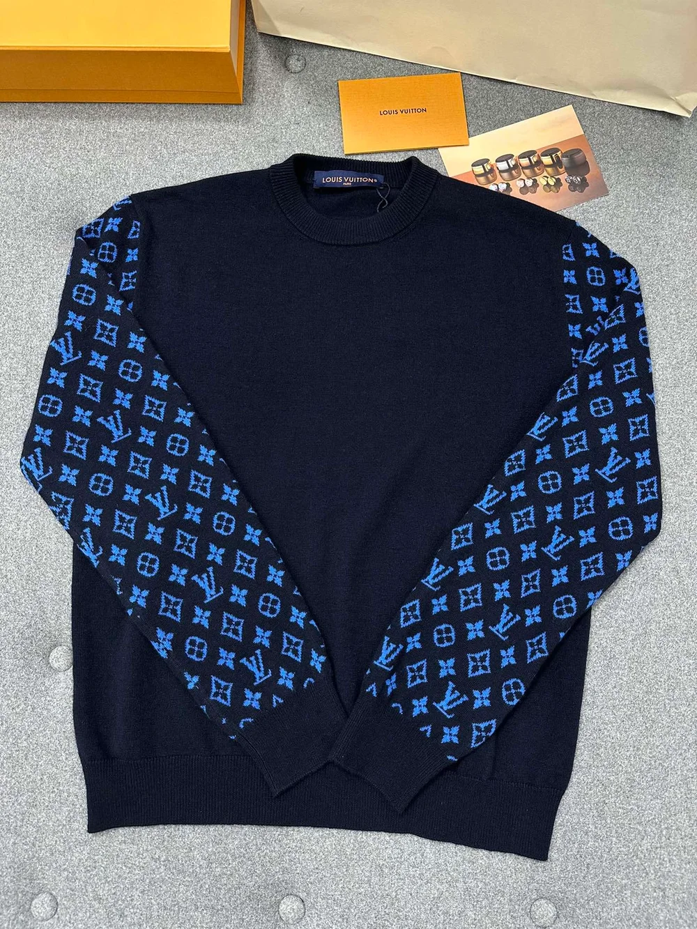 루이비통 모노그램 믹스 캐시미어 크루넥 1AATLS