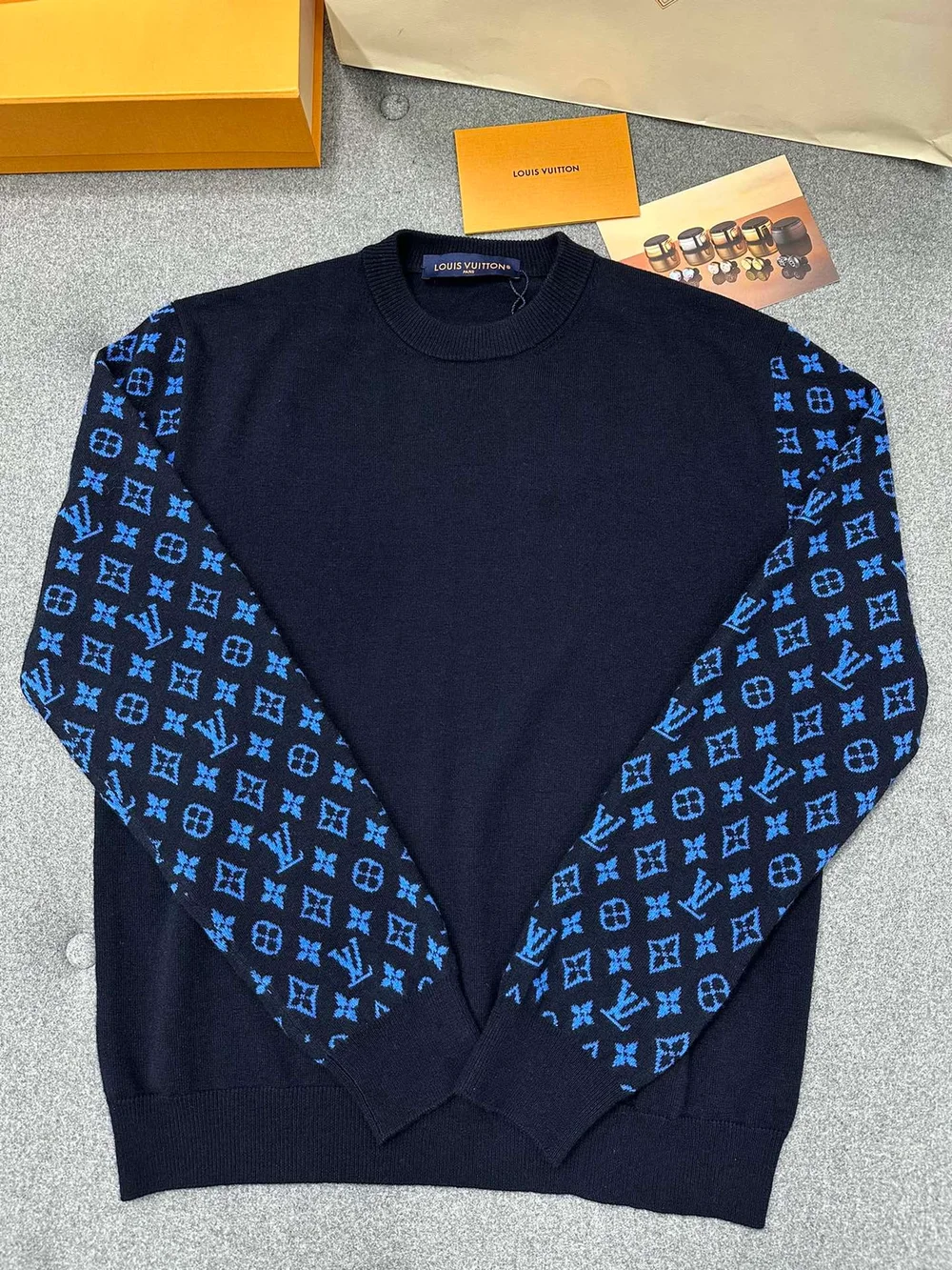 루이비통 모노그램 믹스 캐시미어 크루넥 1AATLS
