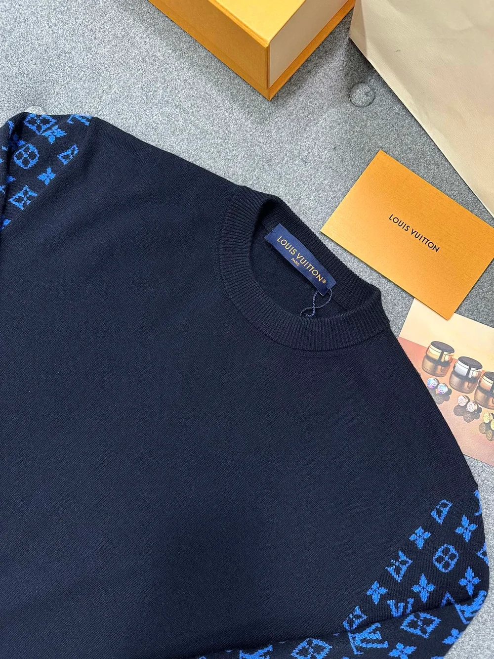 루이비통 모노그램 믹스 캐시미어 크루넥 1AATLS