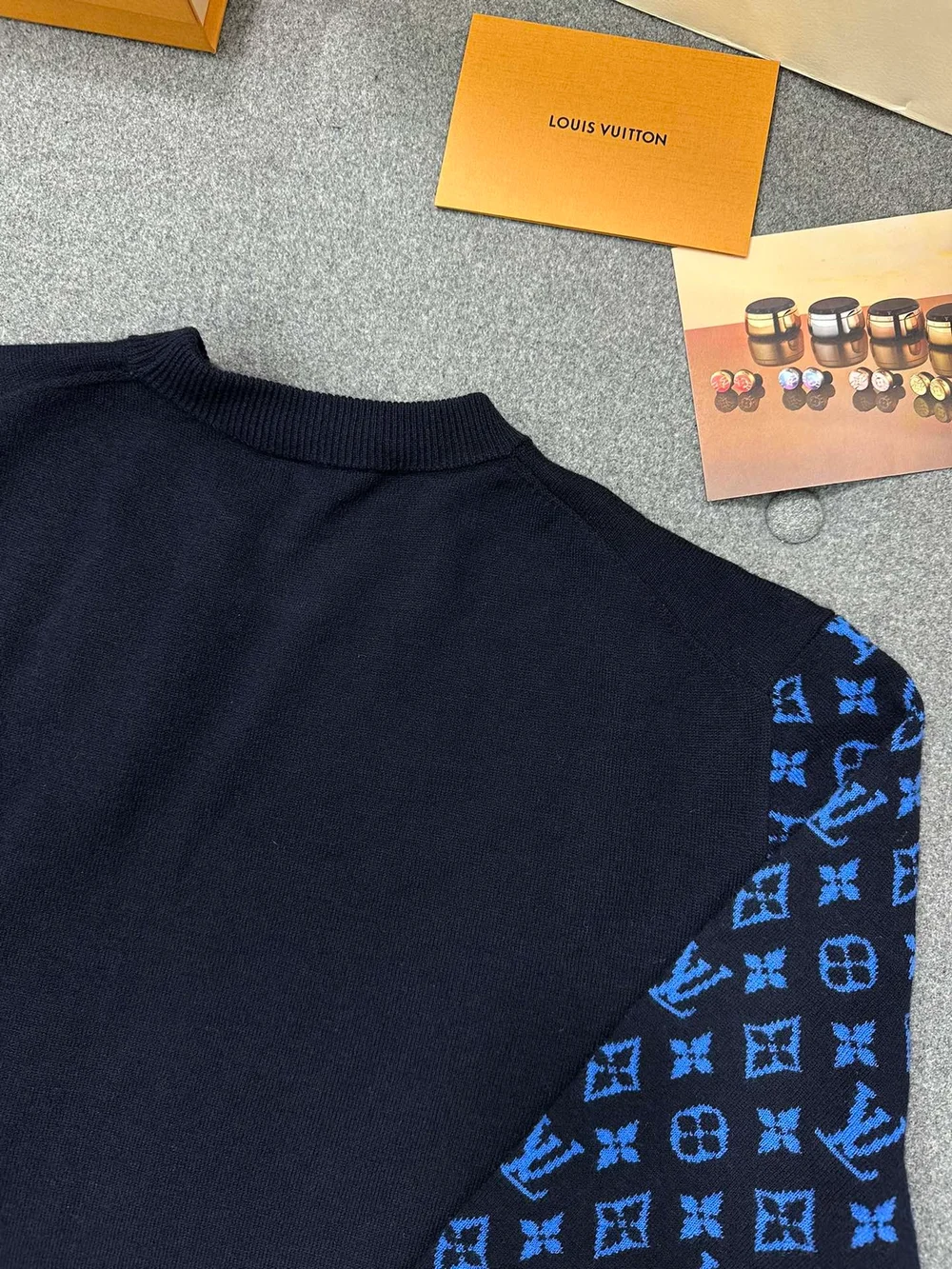루이비통 모노그램 믹스 캐시미어 크루넥 1AATLS