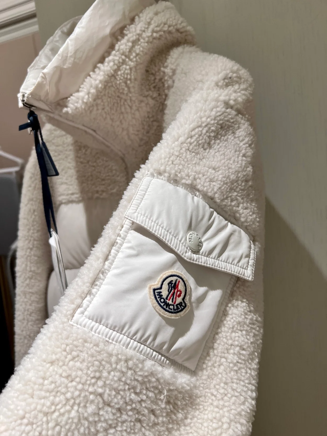 몽클레어 ESCAUT 쇼트 다운 자켓