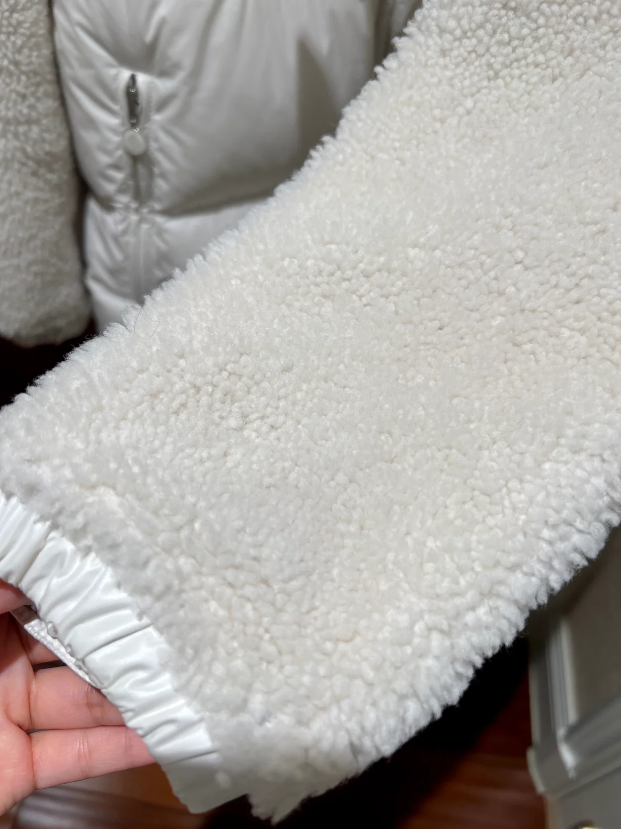 몽클레어 ESCAUT 쇼트 다운 자켓