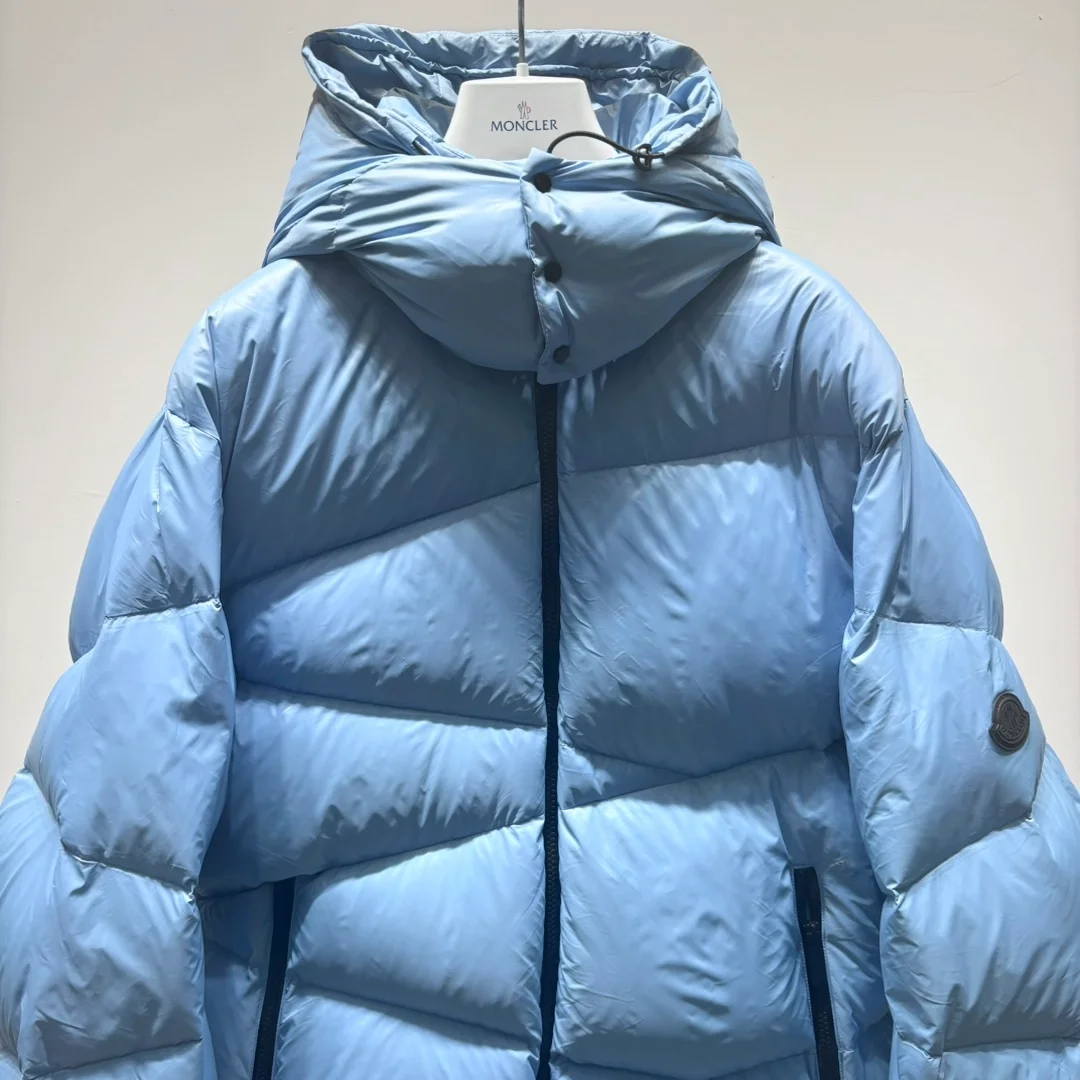 몽클레어 파우더 블루 쇼트 다운 자켓