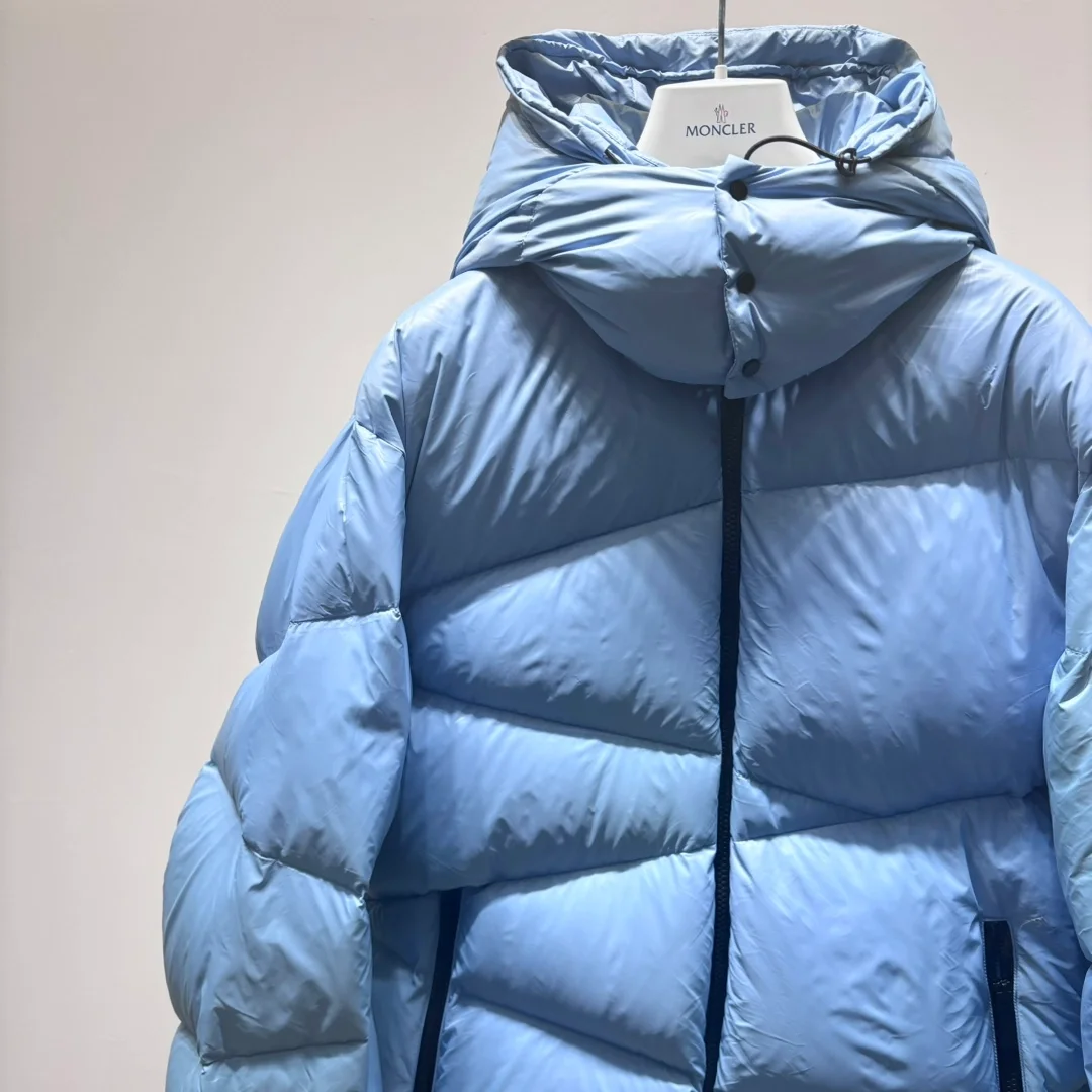 몽클레어 파우더 블루 쇼트 다운 자켓
