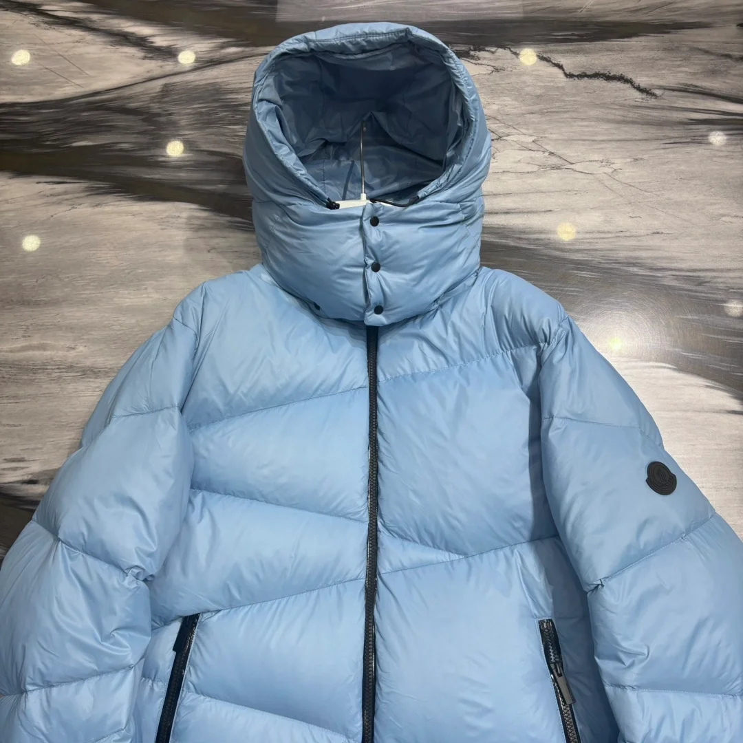 몽클레어 파우더 블루 쇼트 다운 자켓