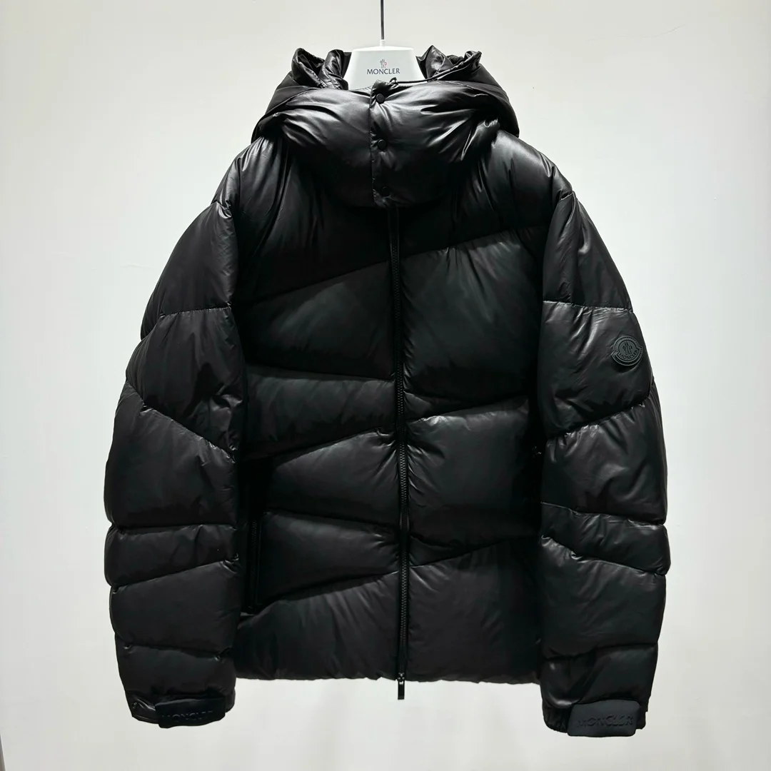 몽클레어 Yonne 쇼트 다운 자켓