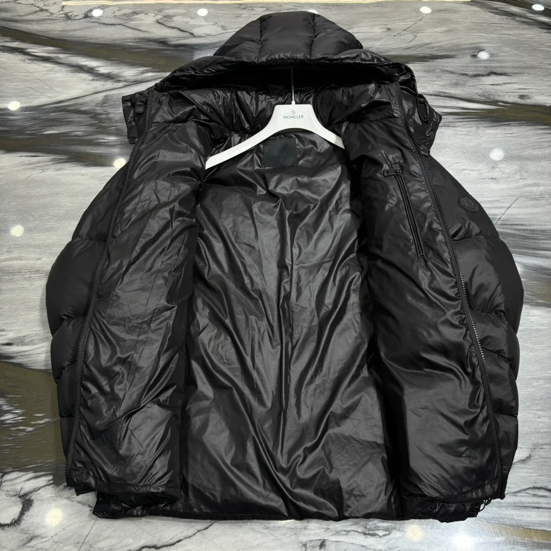 몽클레어 Yonne 쇼트 다운 자켓