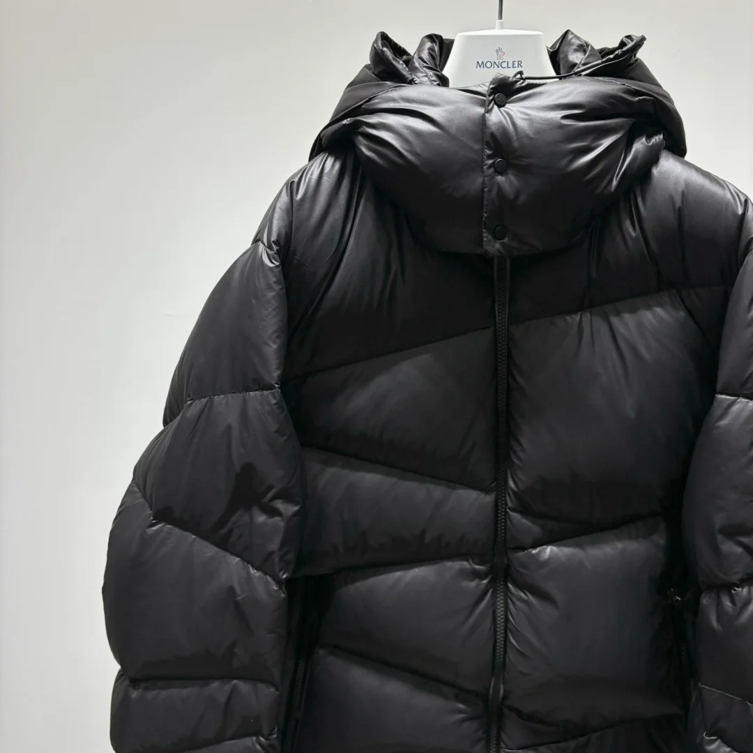 몽클레어 Yonne 쇼트 다운 자켓