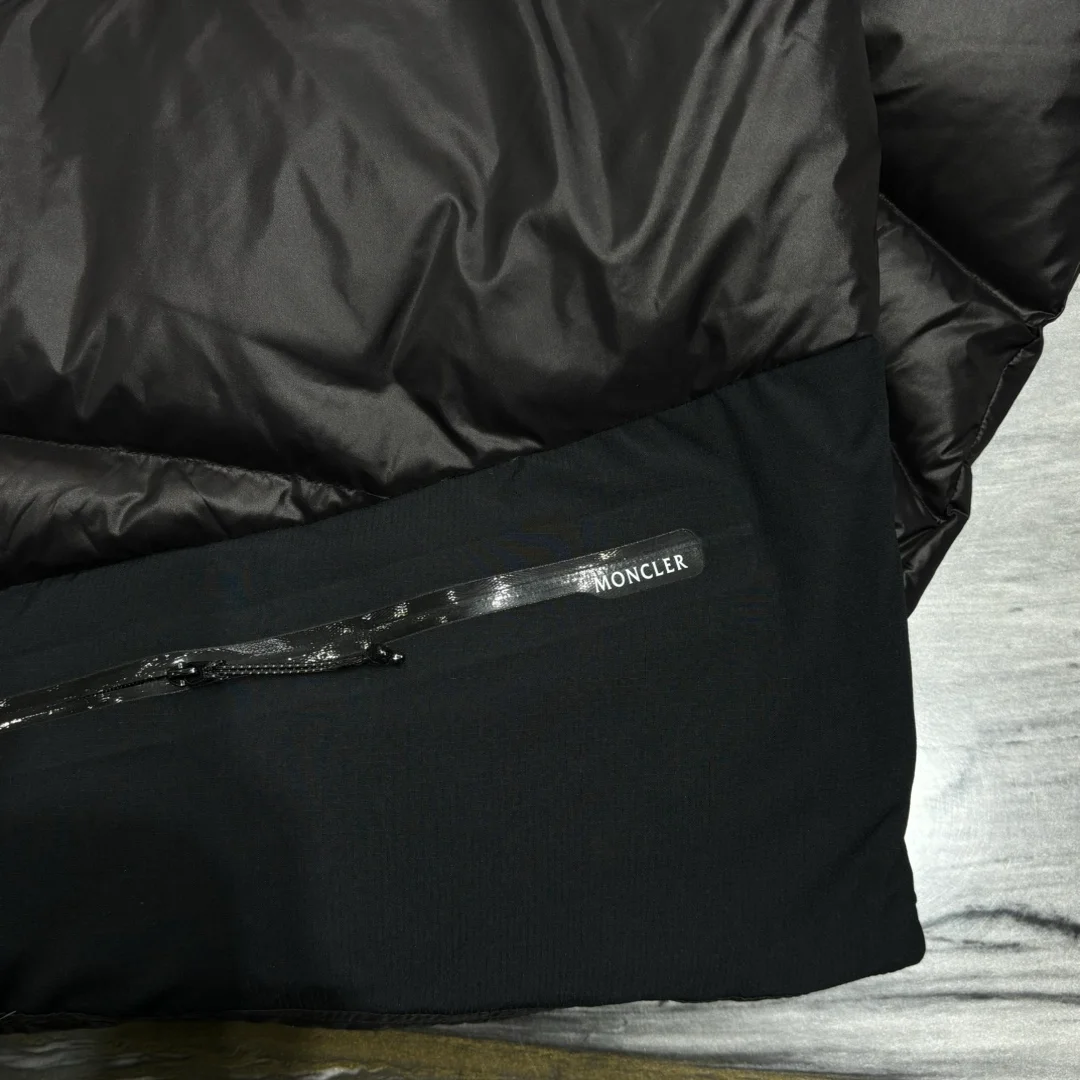 몽클레어 Yonne 쇼트 다운 자켓