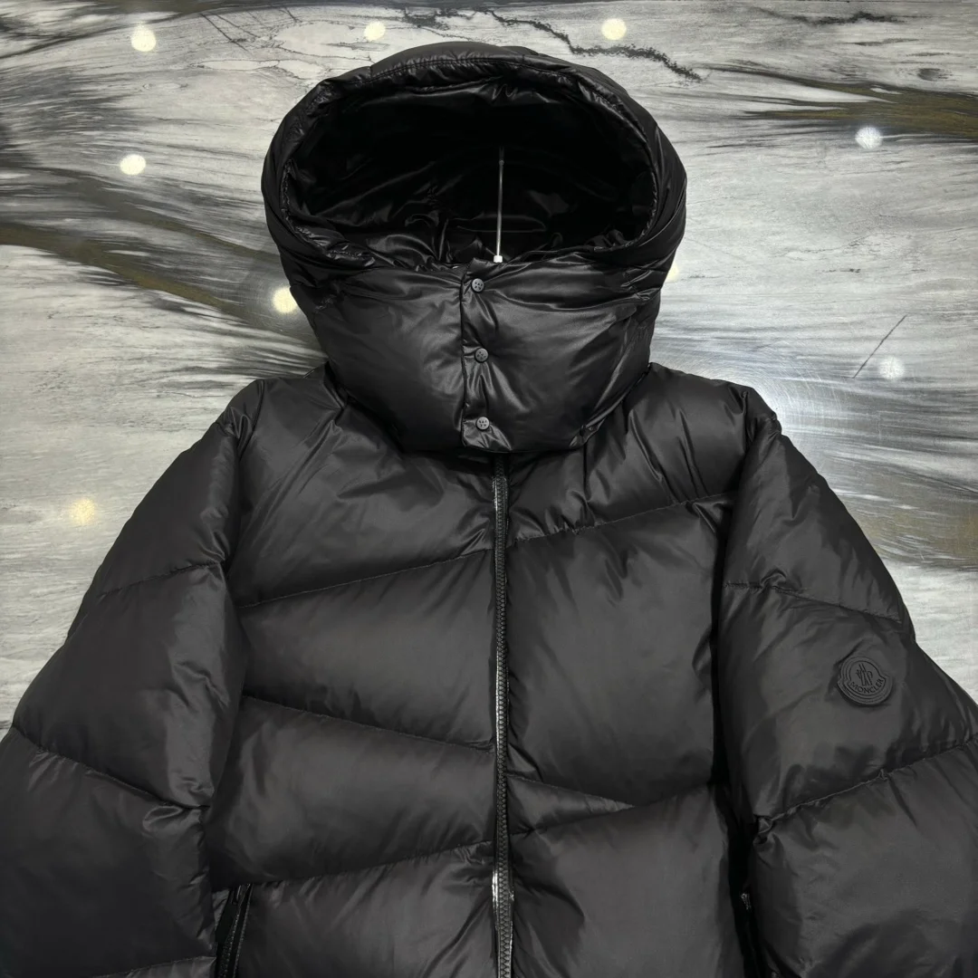 몽클레어 Yonne 쇼트 다운 자켓