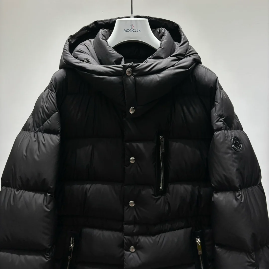 몽클레어 블랙 Bauges 쇼트 다운 자켓