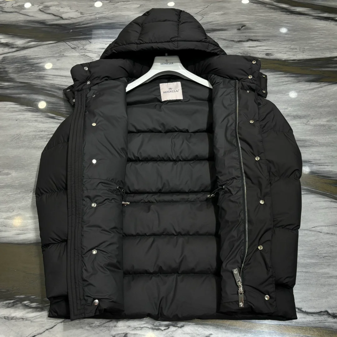 몽클레어 블랙 Bauges 쇼트 다운 자켓