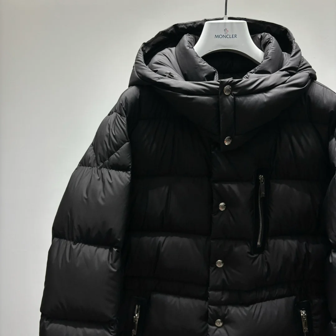 몽클레어 블랙 Bauges 쇼트 다운 자켓