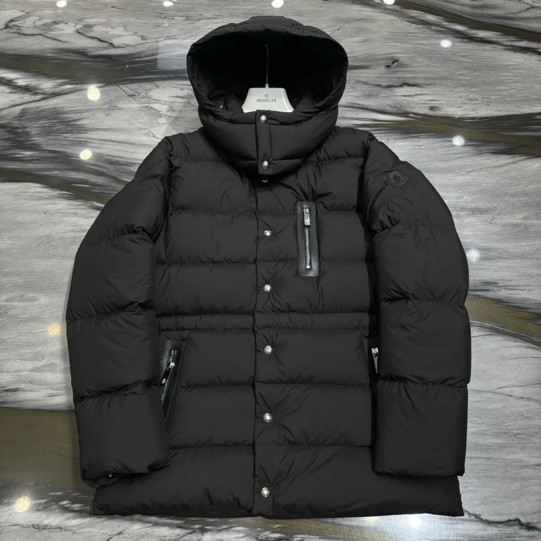 몽클레어 블랙 Bauges 쇼트 다운 자켓