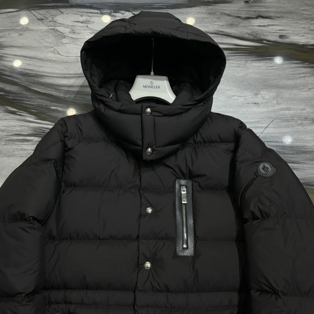 몽클레어 블랙 Bauges 쇼트 다운 자켓