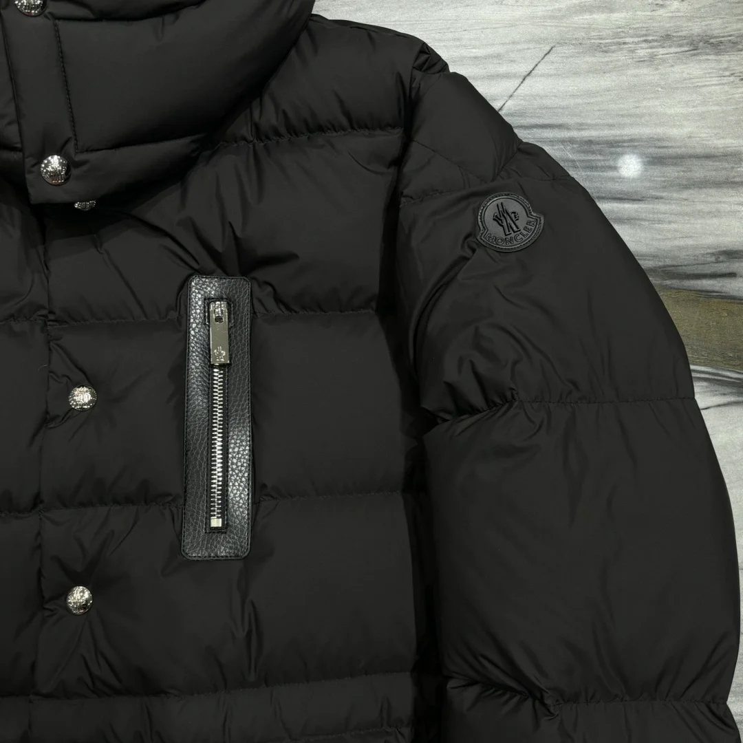 몽클레어 블랙 Bauges 쇼트 다운 자켓