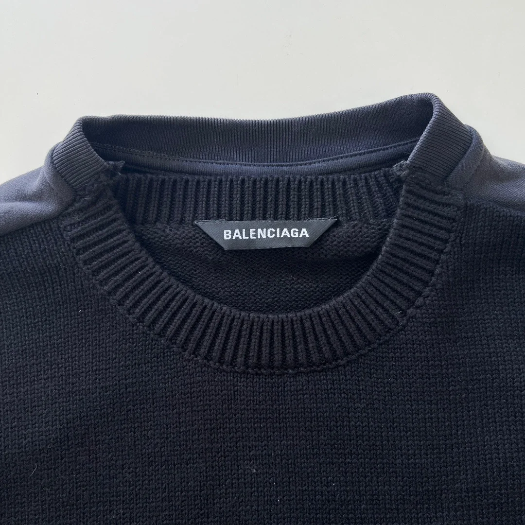 발렌시아가 캠페인 하이브리드 스웨터