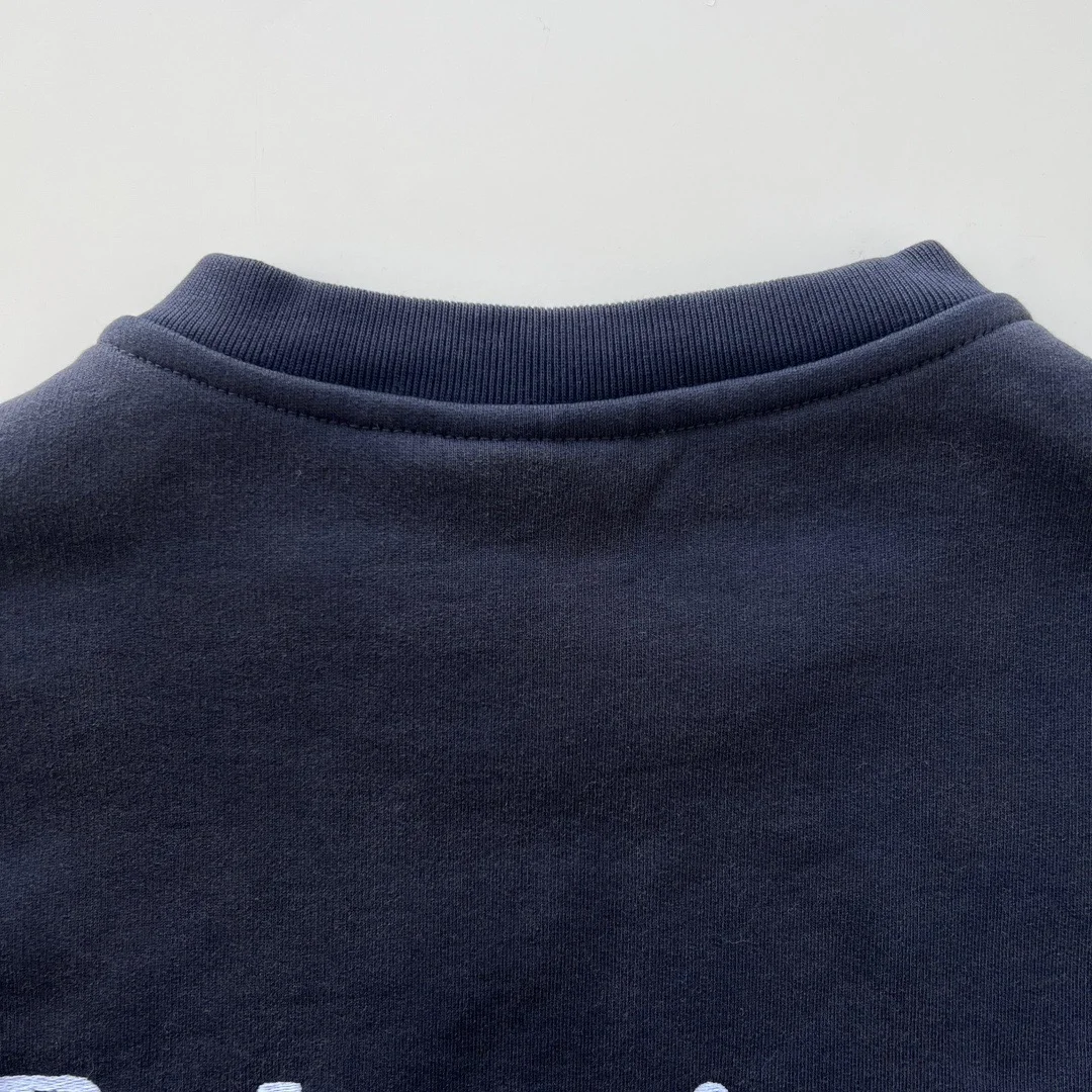 발렌시아가 캠페인 하이브리드 스웨터