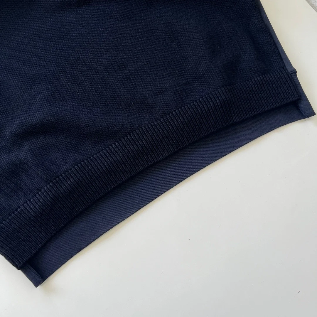 발렌시아가 캠페인 하이브리드 스웨터