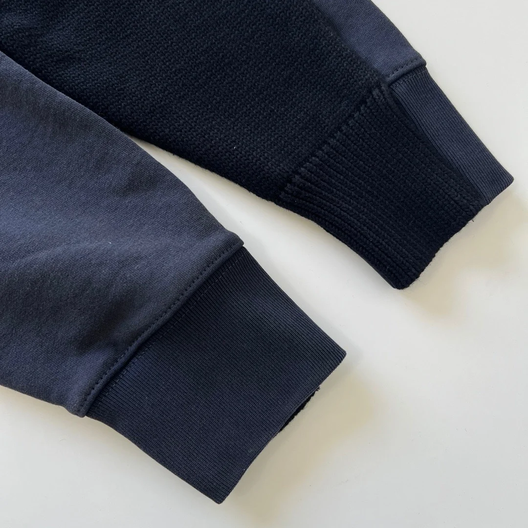 발렌시아가 캠페인 하이브리드 스웨터