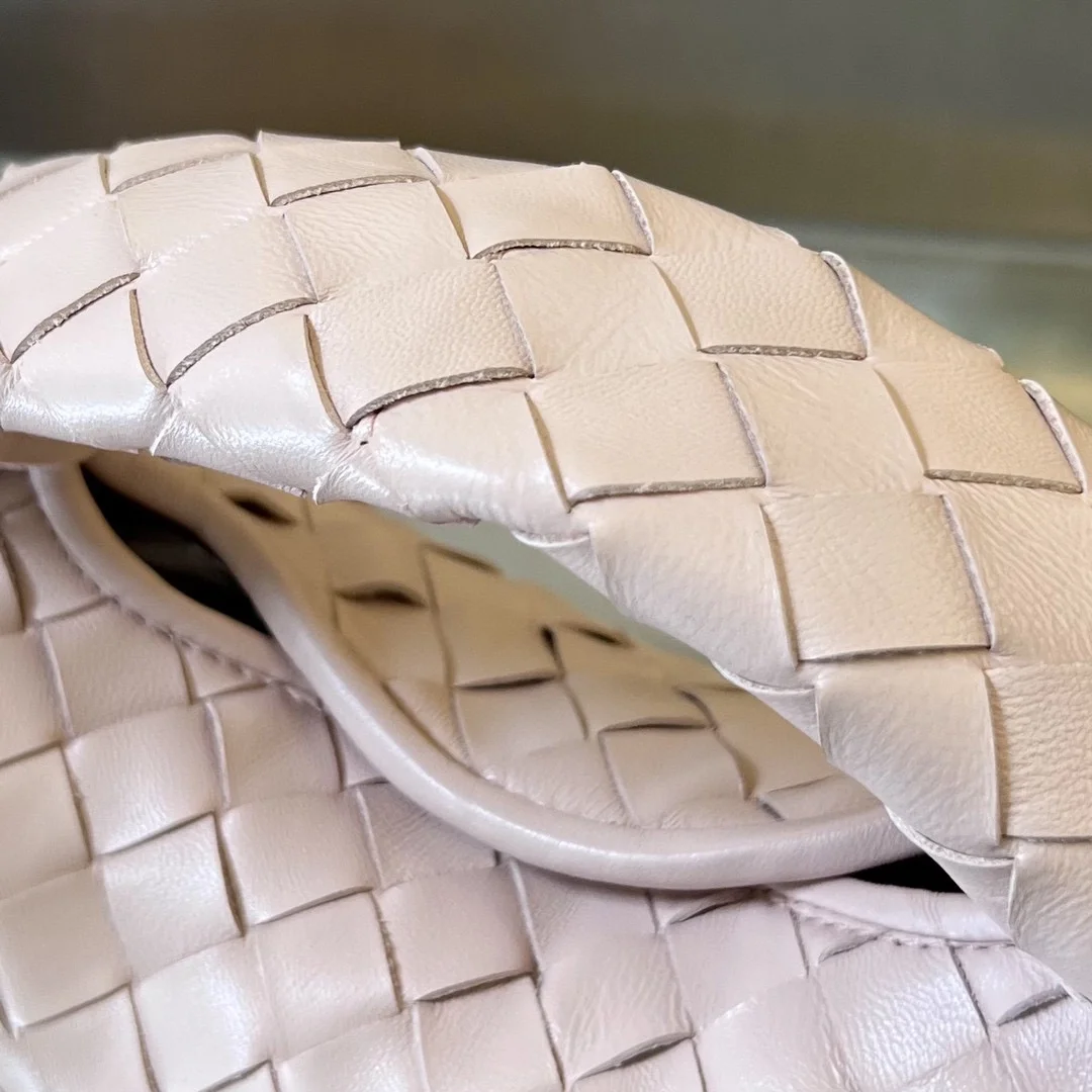 보테가 베네타 미니 홉 핑크