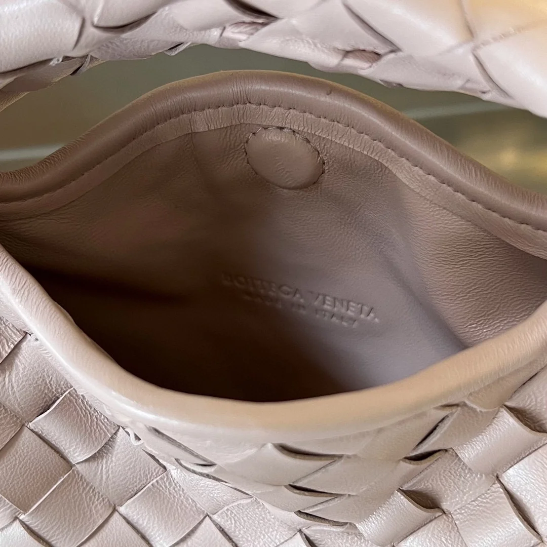 보테가 베네타 미니 홉 핑크