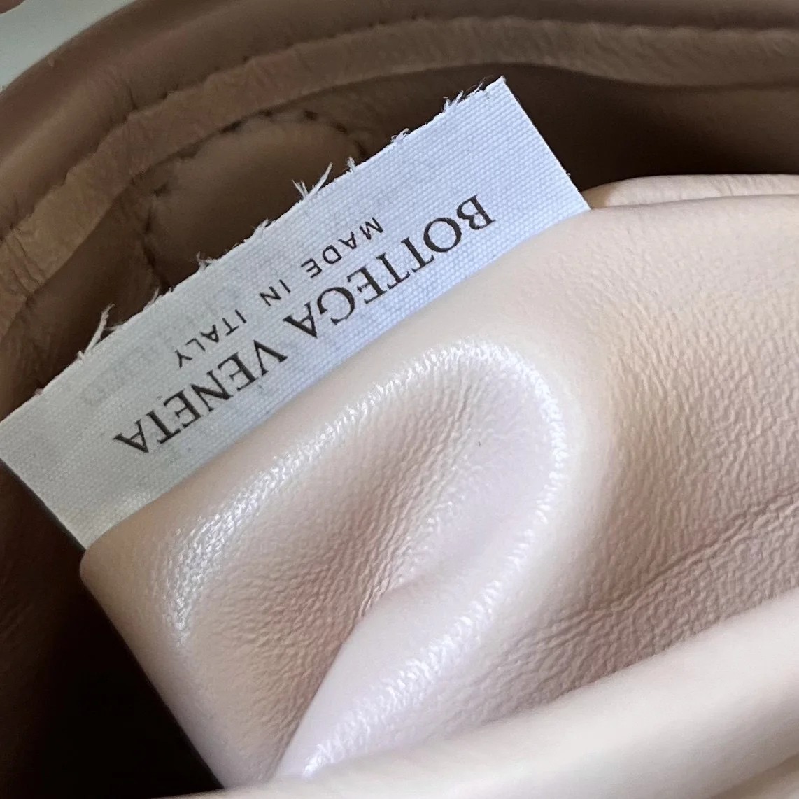 보테가 베네타 미니 홉 핑크