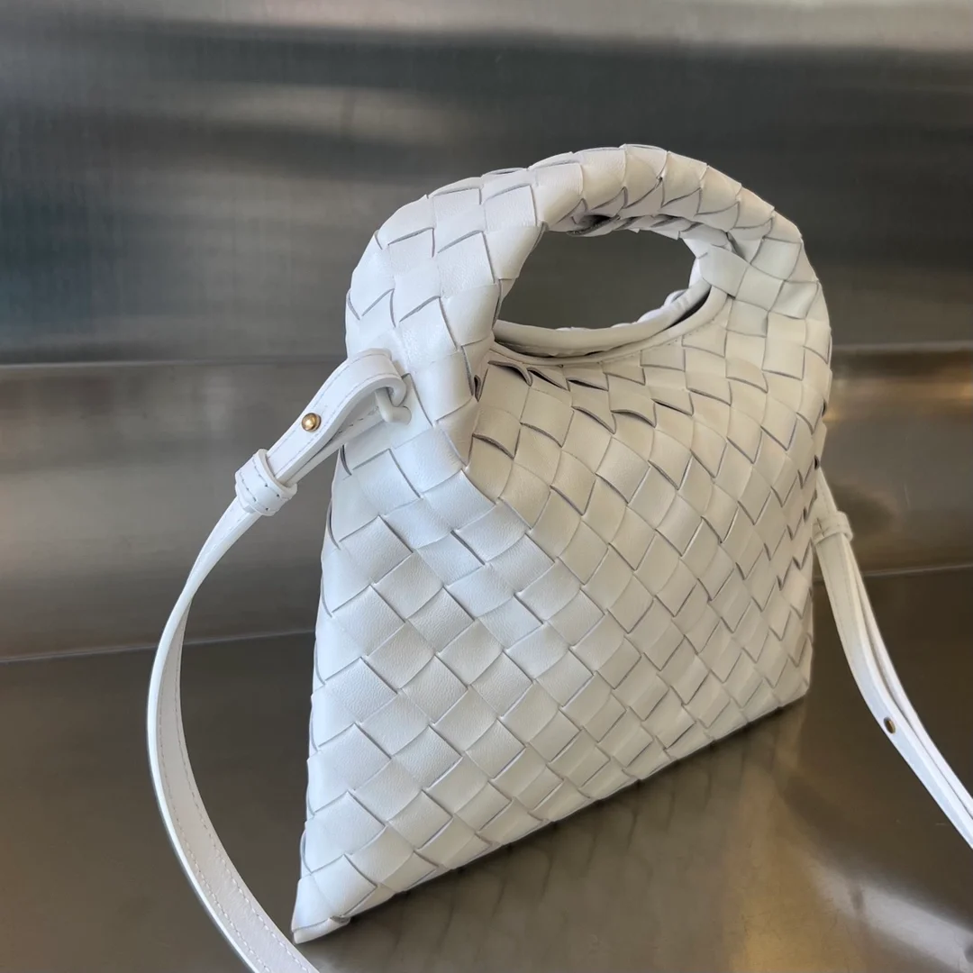 보테가 베네타 미니 홉 화이트