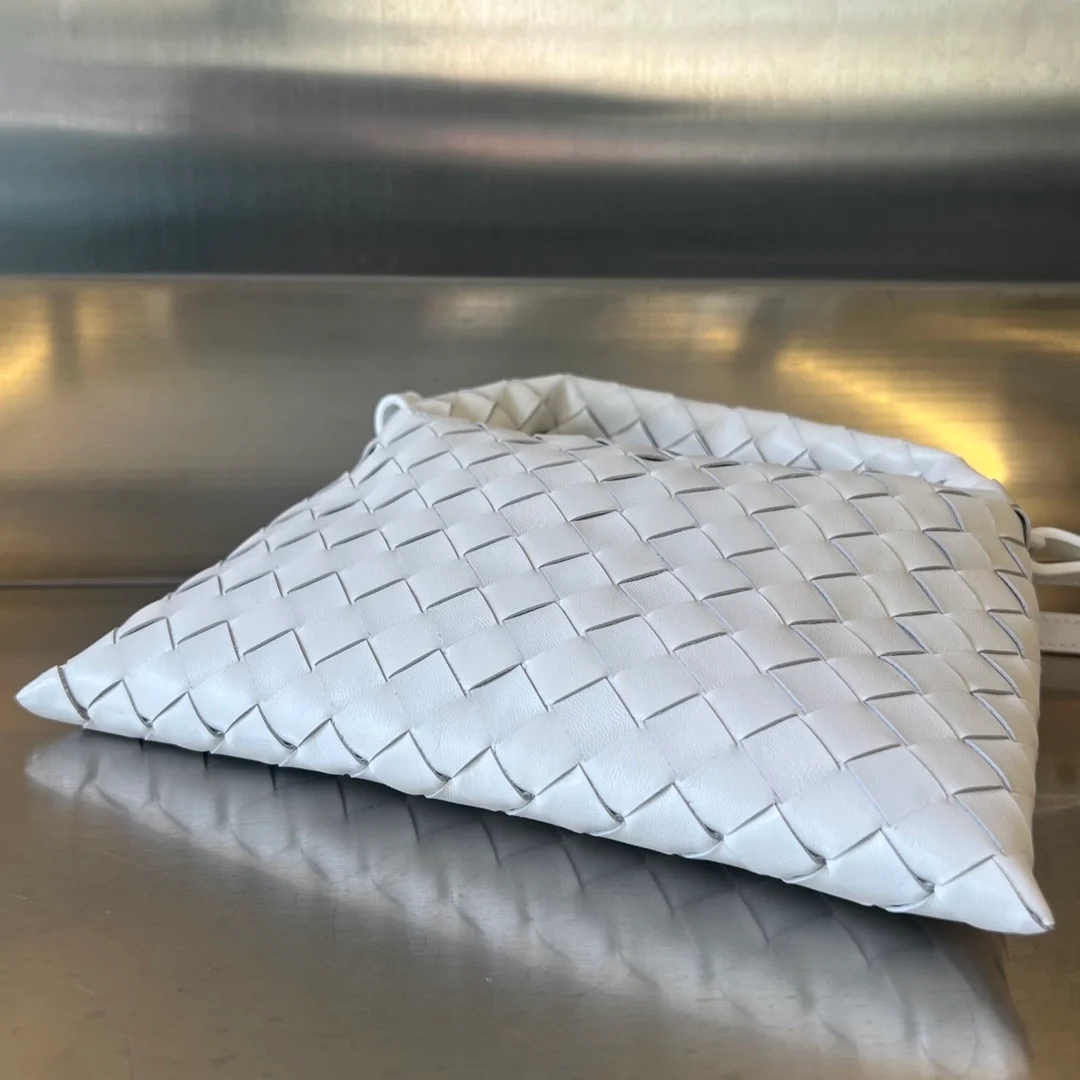 보테가 베네타 미니 홉 화이트