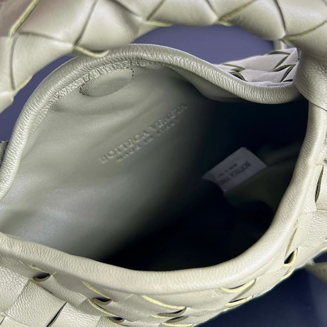 보테가 베네타 미니 홉 그린