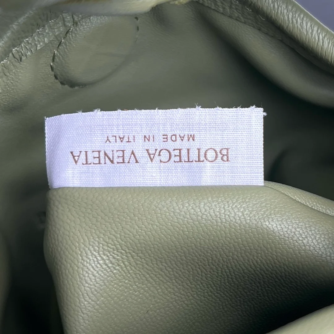 보테가 베네타 미니 홉 그린