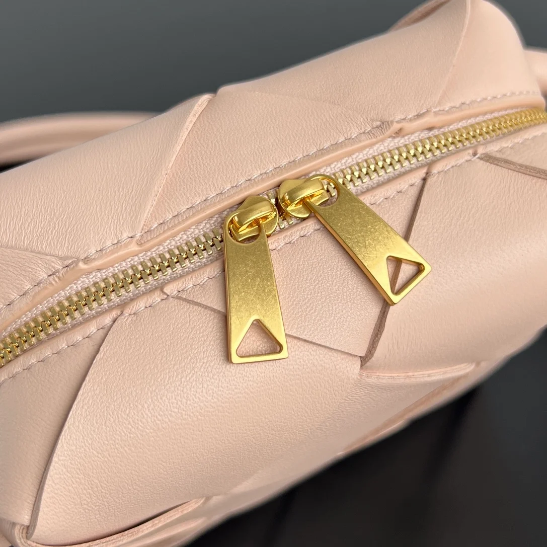 보테가 베네타 미니 카세트 카메라 백