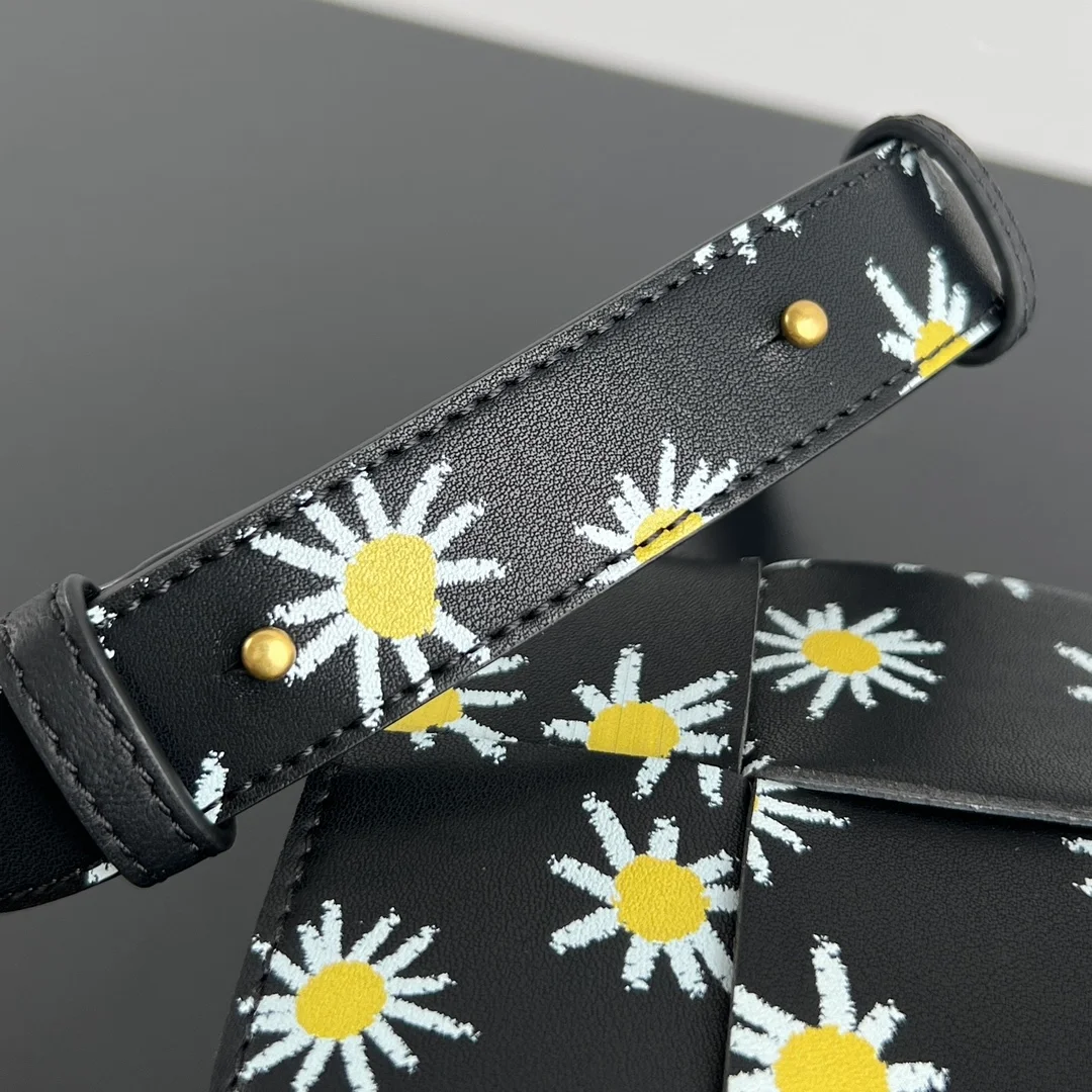 보테가 베네타 데이지 프린트 카세트백