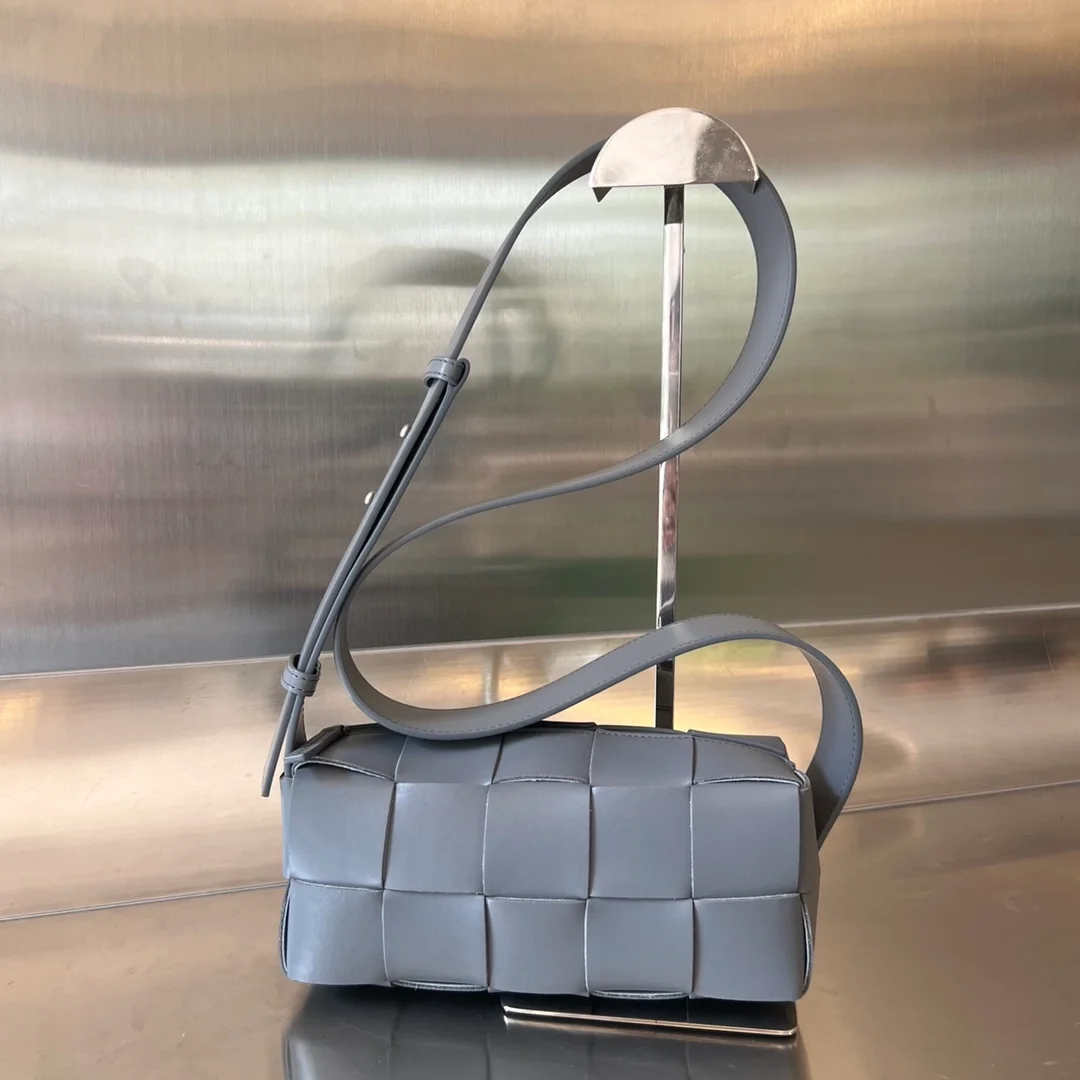 보테가 베네타 썬더 스몰 브릭 카세트백