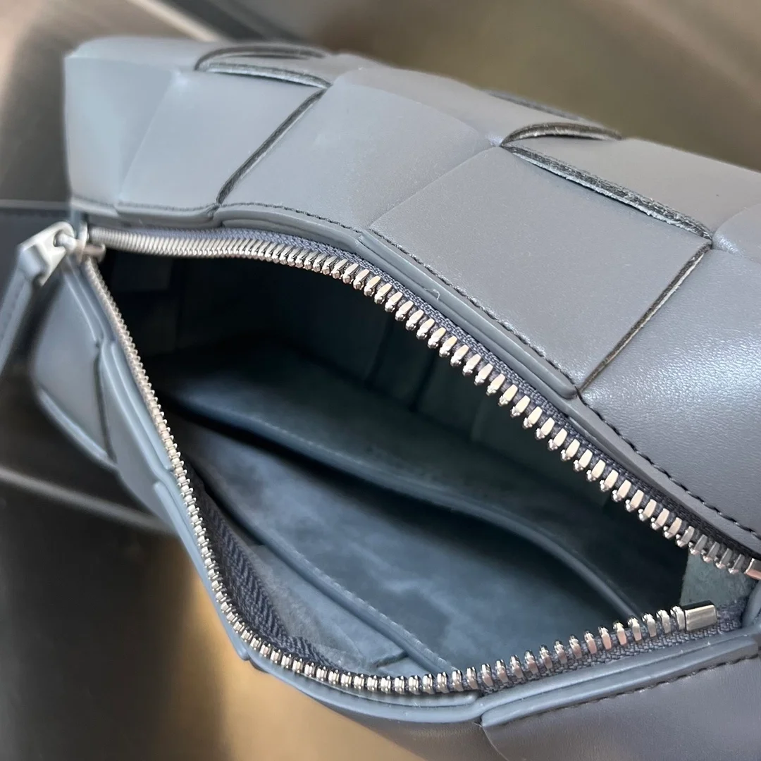 보테가 베네타 썬더 스몰 브릭 카세트백